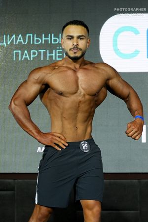 MEN'S PHYSIQUE 174